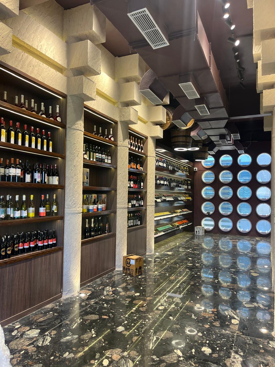 Single malt and limited edition whisky collection at Vandyk Spirits Noida