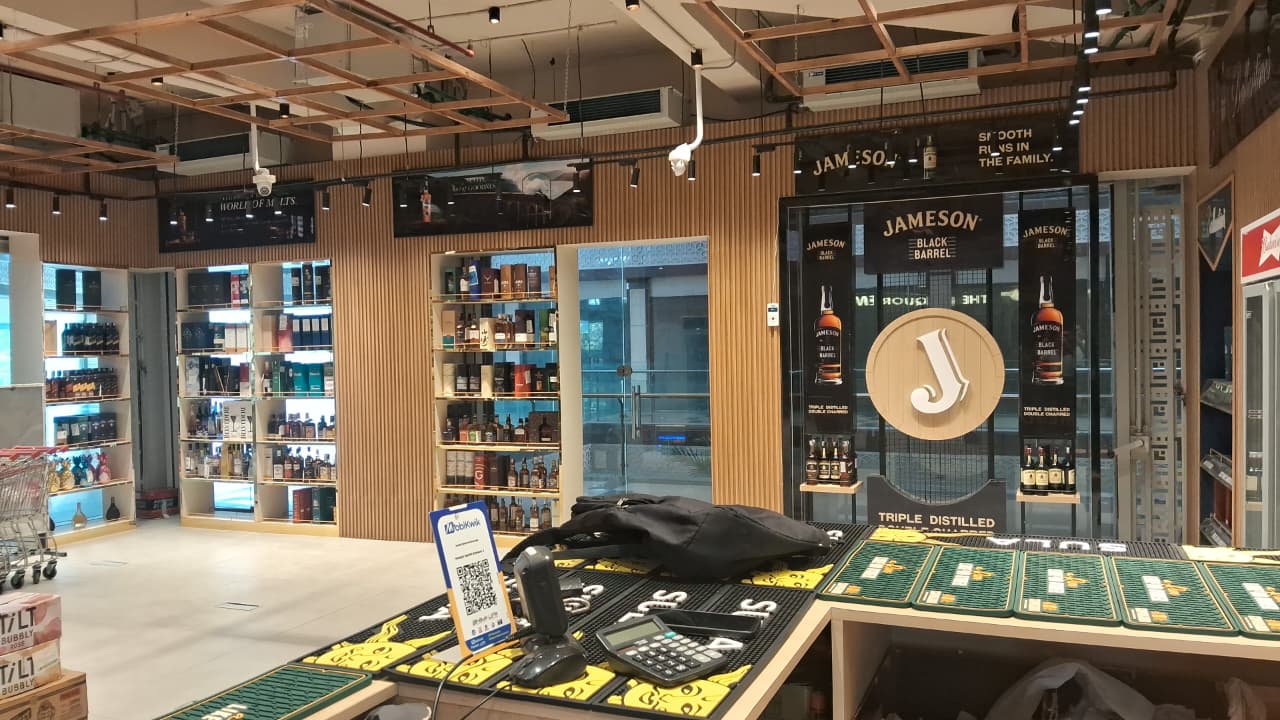Luxury liquor shop in Noida with imported whisky and fine wine collection