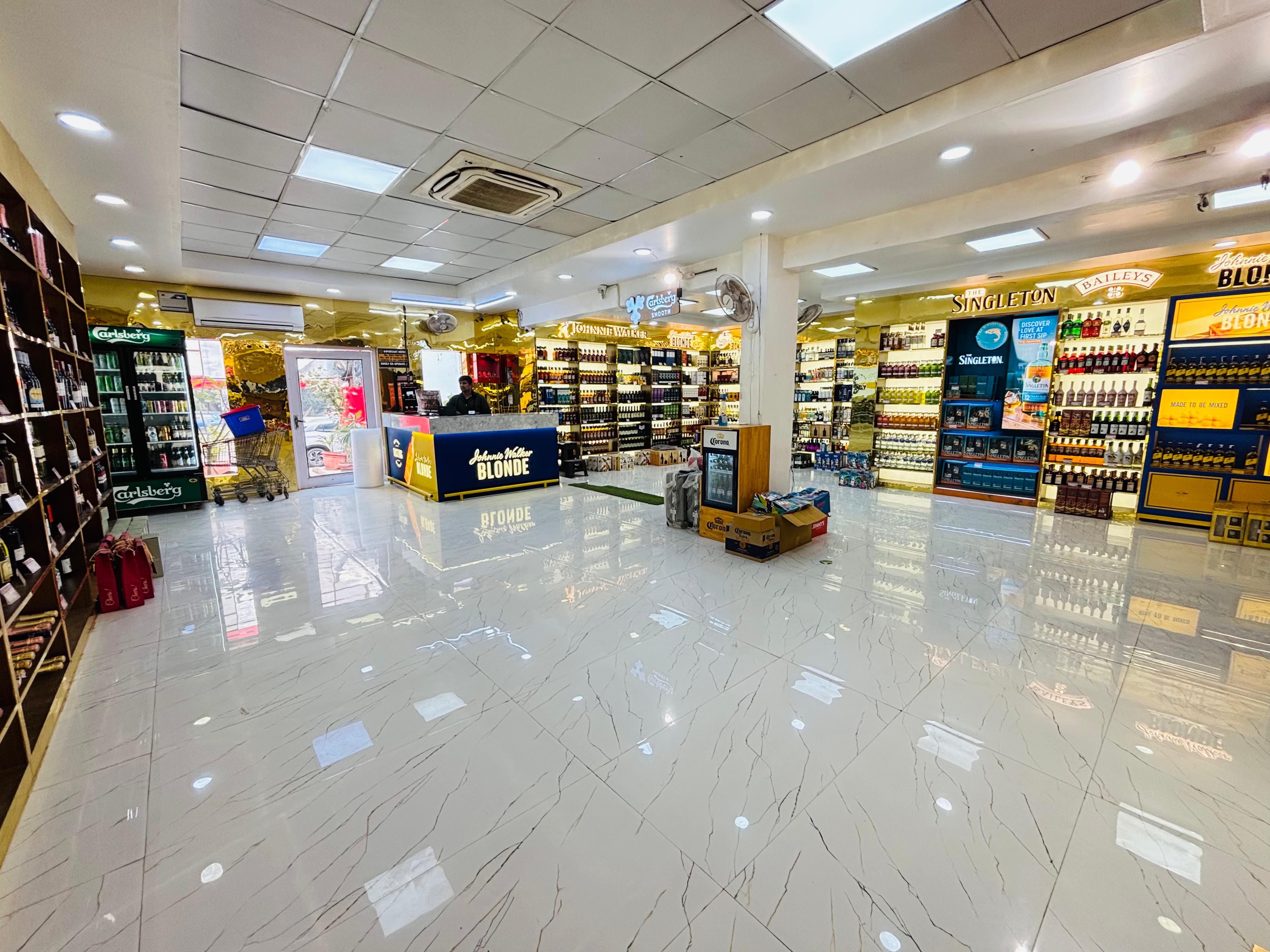 G Town Wines sharab theka storefront in Gurgaon